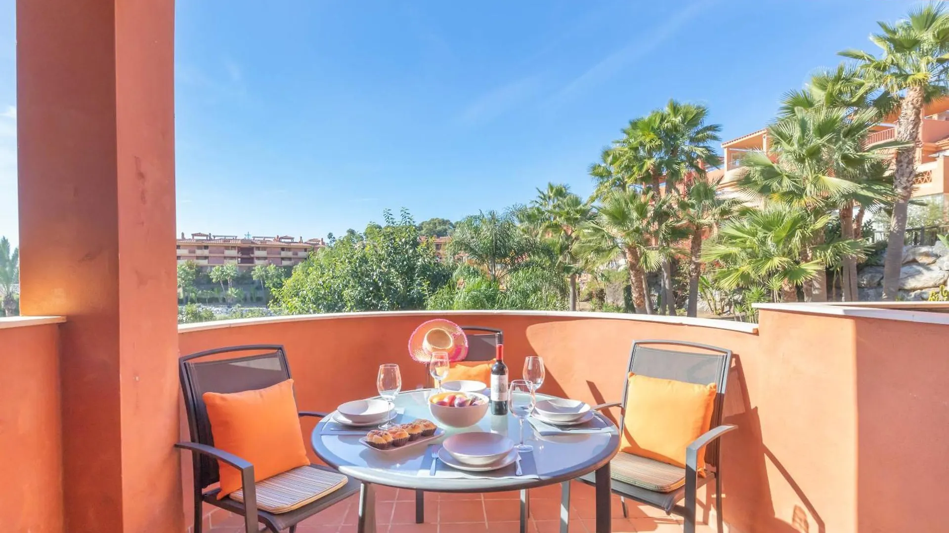 Επικοινωνία με το Reserva De Marbella- Happy Rentals